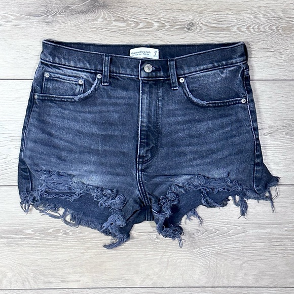 Abercrombie & Fitch Distressed The Mom High Rise Short Gray Wash - Picture 3 of 12